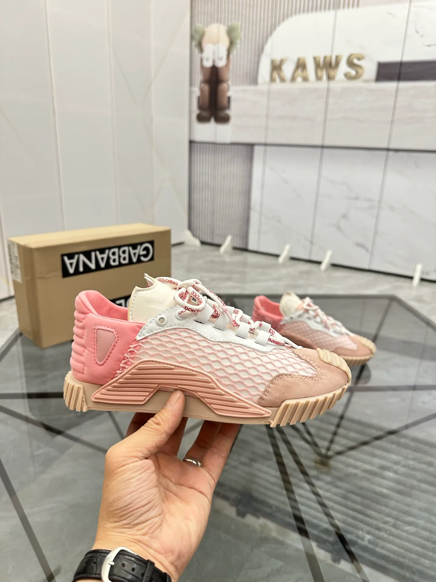 Men's shoes: 💰P440¥ Product trademark: DG "Dolce & Gabbana*" low-top sports shoes Regular size: 35-44 (can be customized to 45.46.) Couple style Product materials: Upper imported cowhide stitching original material, breathable lining, original outsole. Number: 803